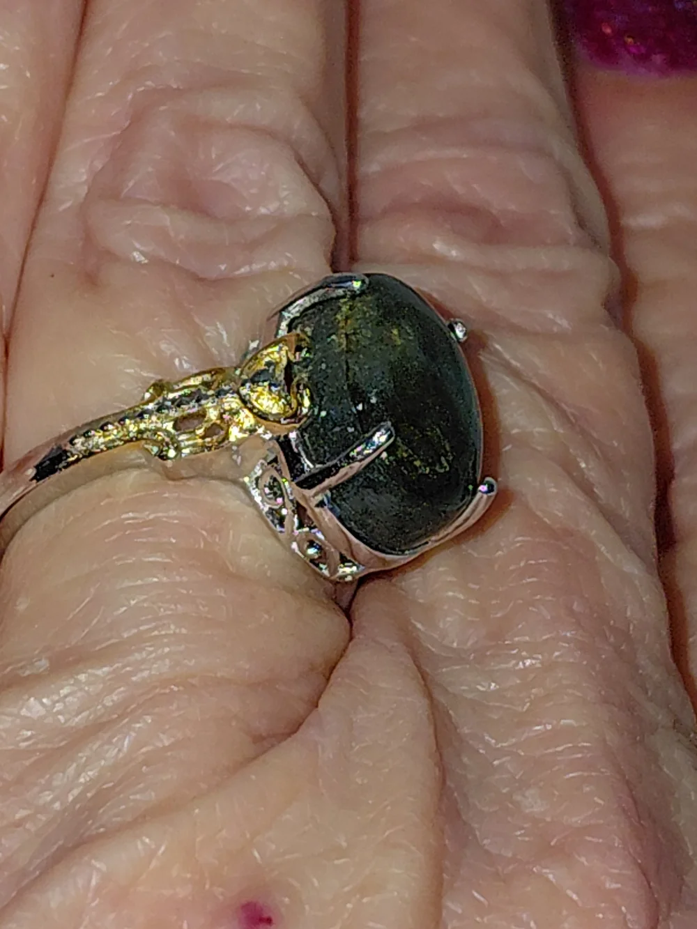 Green Chrysoberyl Cabochon Cats Eye Two-Tone Ring Sz 7.5